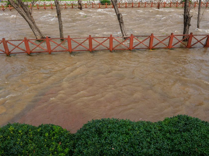 Creciente del río Balao afecta a Las Madres y Puerto Balao tras lluvias intensas