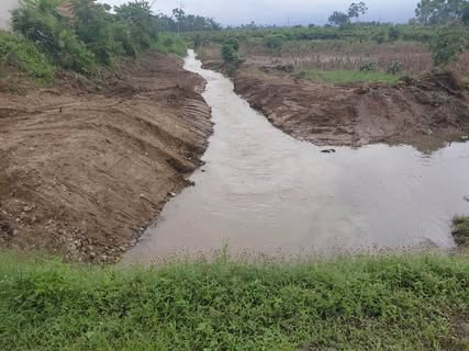 Equipes del Municipio limpian alcantarillas y cunetas en San Carlos para evitar inundaciones