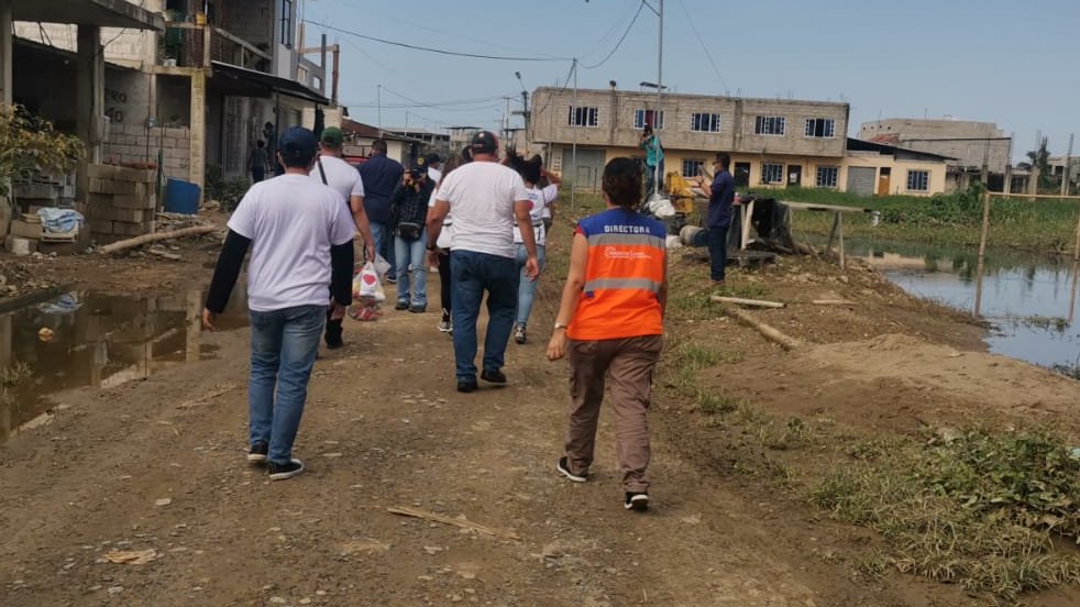 Voluntarios Solidarios entregaron 200 kits a familias por desborde del río en febrero