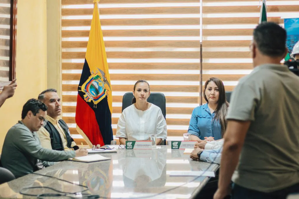 Prefectura del Guayas prioriza vialidad rural en Balao ante el Fenómeno El Niño