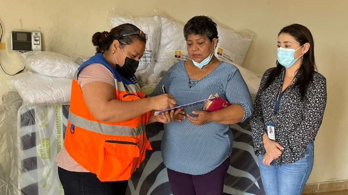 La Secretaría de Gestión de Riesgos entregó ayuda a tres familias en el 12 de Octubre