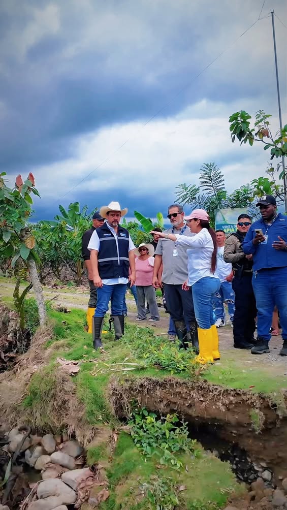 Municipio de Balao avanza con ductos cajones para reparar vía a La Libertad